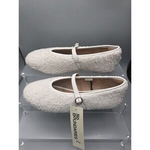 No Boundaries Shoes Womens 8.5 Mary Jane Comfort Buckled Faux Fur Sherpa White